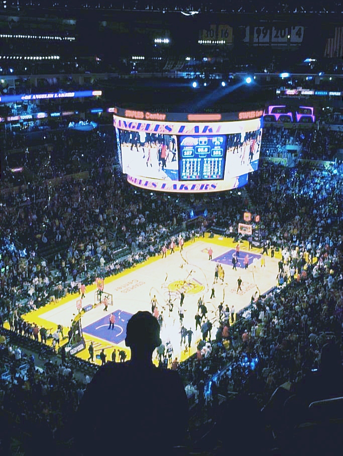 Lakers won against Sun in-season tournament, NBA.